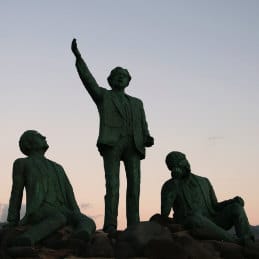 Bernd Zimmermann, the three poets of Agaete, Die drei Dichter, Denkmal Kanaren, sculpture de trois poètes, Grande Canarie