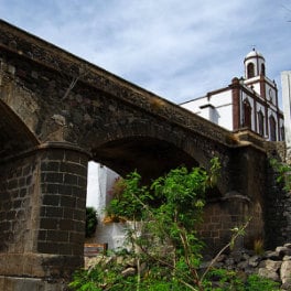 Marta Fernández Rodríguez, Pont sur le ravin d'Agaete, bridge over a ravine in the Canaries, Brücke im Norden von Gran Canaria